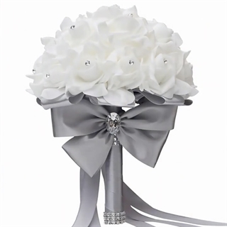 Brudebuket af kunstige hvide roser